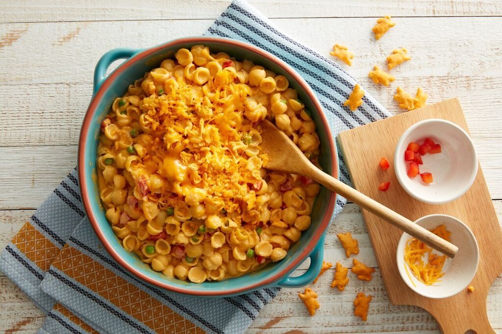 mac and cheese with appers and peas